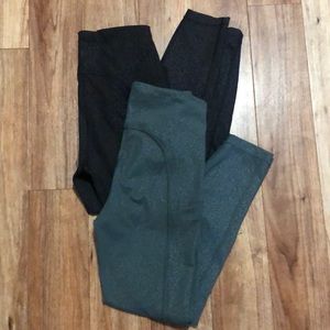 Athleta Ultimate Stash Pocket 7/8 embossed tights Size XS lot of two